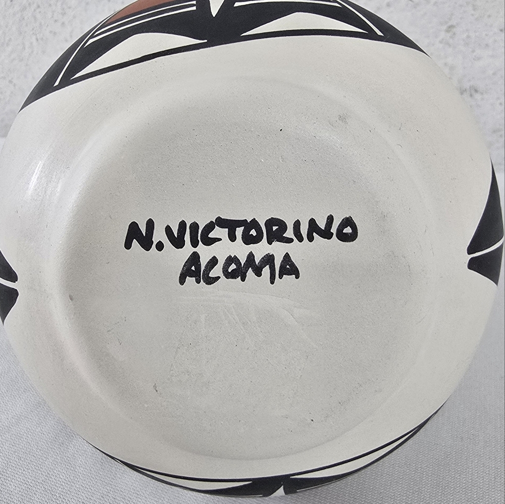 Acoma Pueblo Vintage Hand Painted Wedding Vase Pottery by Victorino - Picture 6 of 8